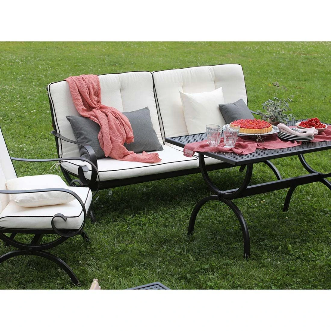 MBM Romeo Lounge Bank Gartenbank Schmiedeeisen Marone Antik 8 MBM Romeo Lounge Bank Gartenbank Schmiedeeisen Marone Antik – Bild 6