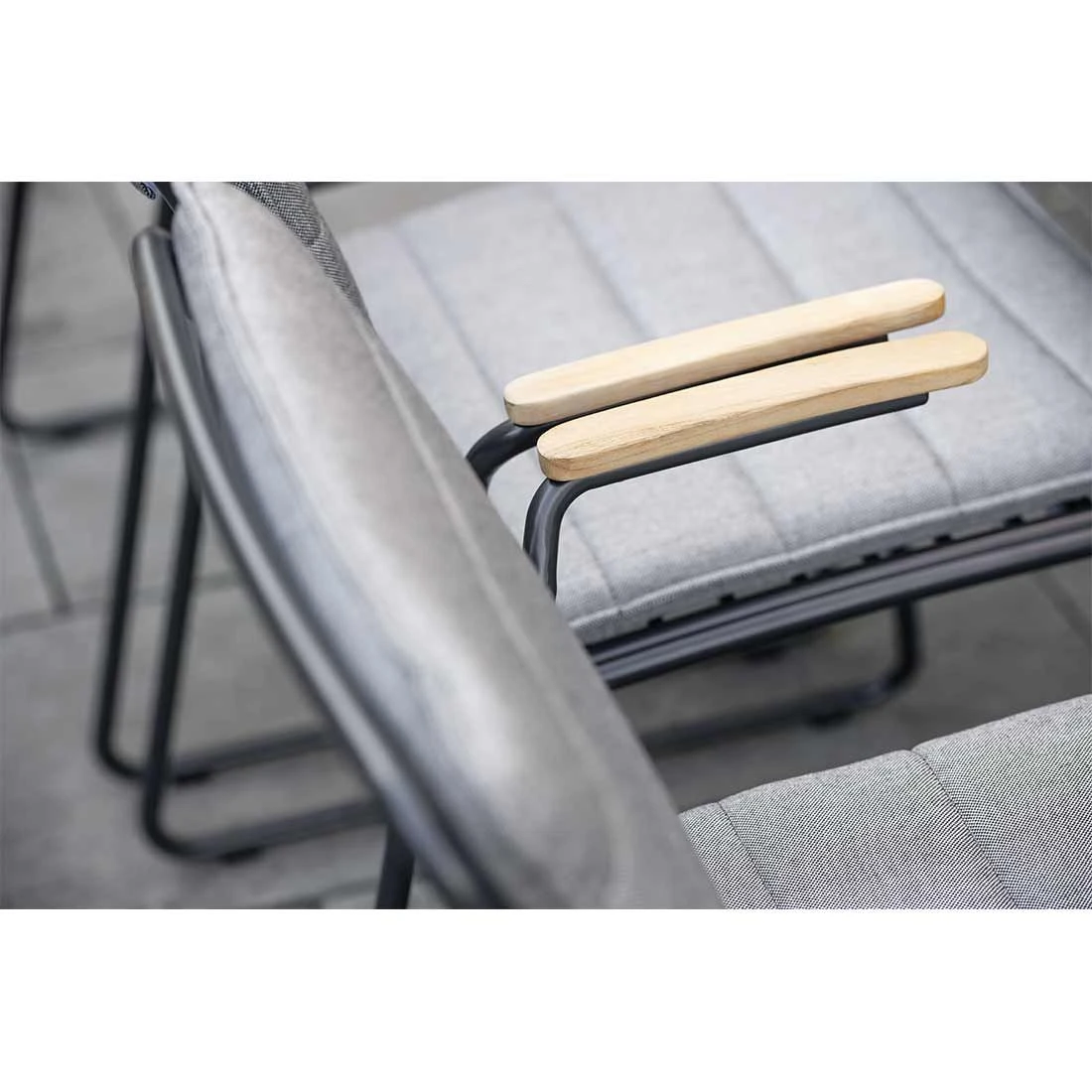 Stern Levi Stapelsessel Edelstahl/Teakarmlehnen Anthrazit 9 Stern Levi Stapelsessel Edelstahl/Teakarmlehnen Anthrazit – Bild 7