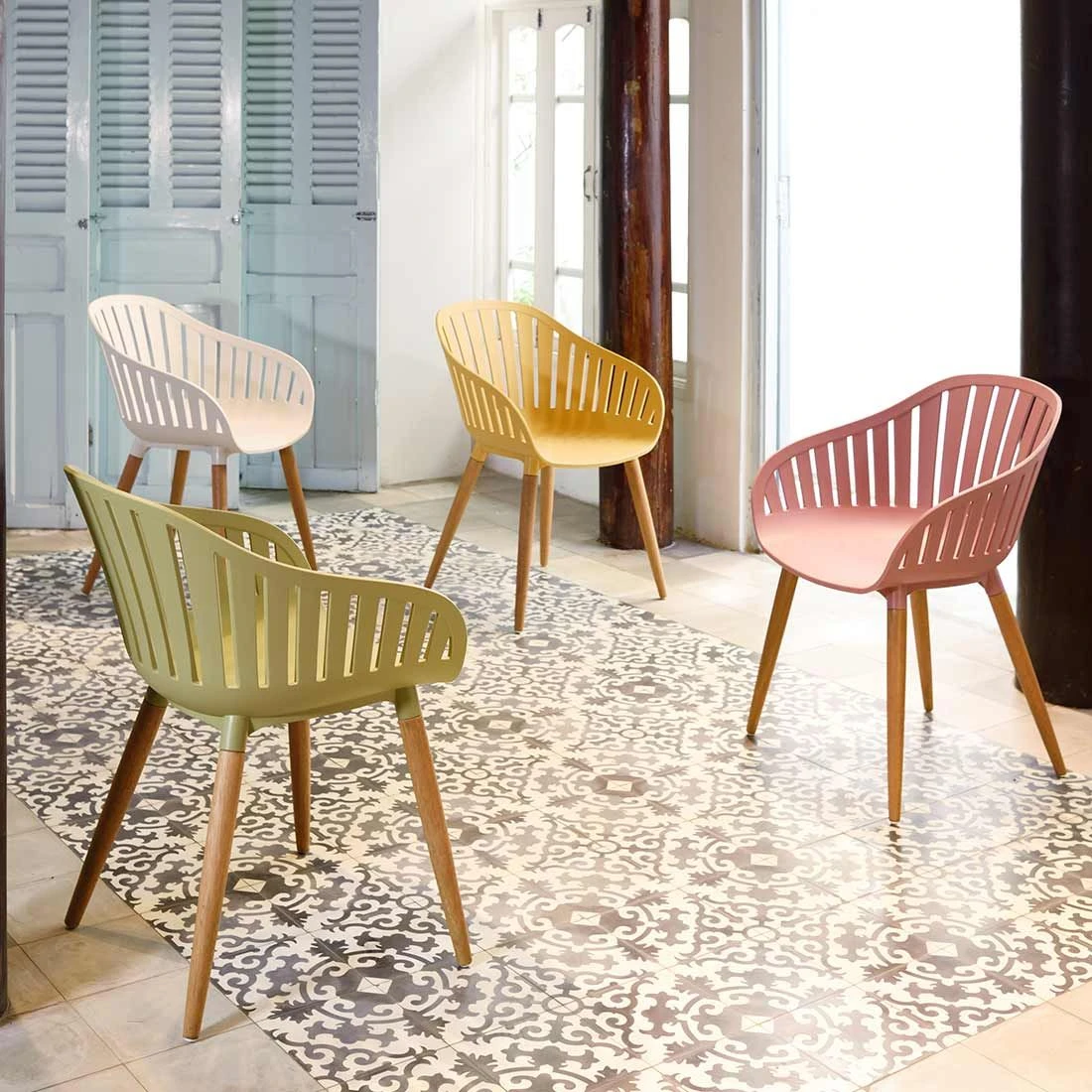 LifestyleGarden Nassau Gartensessel Eukalyptus/Kunststoff Inkl. Sitzkissen Teaklook/Pfingstrose 5 LifestyleGarden Nassau Gartensessel Eukalyptus/Kunststoff Inkl. Sitzkissen Teaklook/Pfingstrose – Bild 3