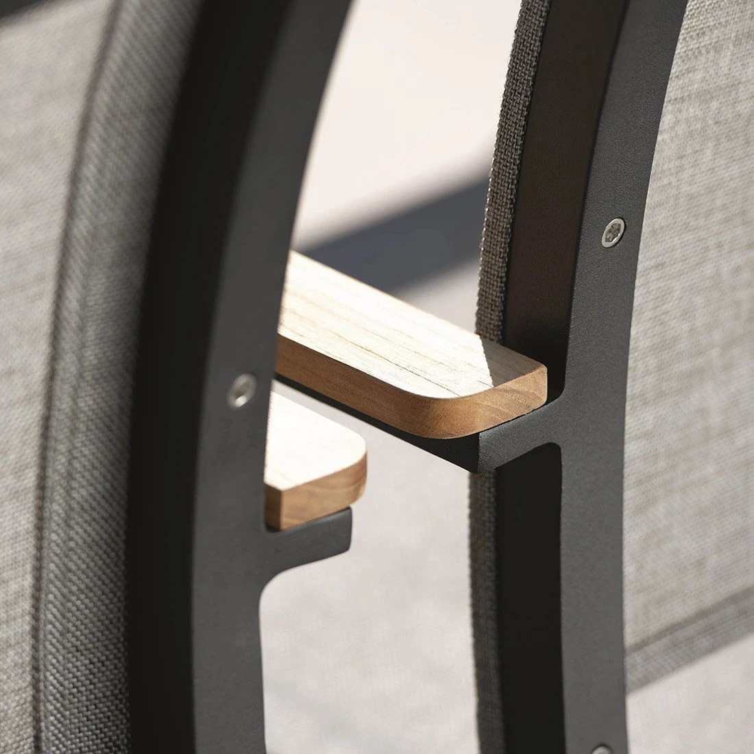 Stern Tilo Dining Stapelsessel Aluminium/Textilene Schwarz Matt/Leinen Grau 12 Stern Tilo Dining Stapelsessel Aluminium/Textilene Schwarz Matt/Leinen Grau – Bild 10